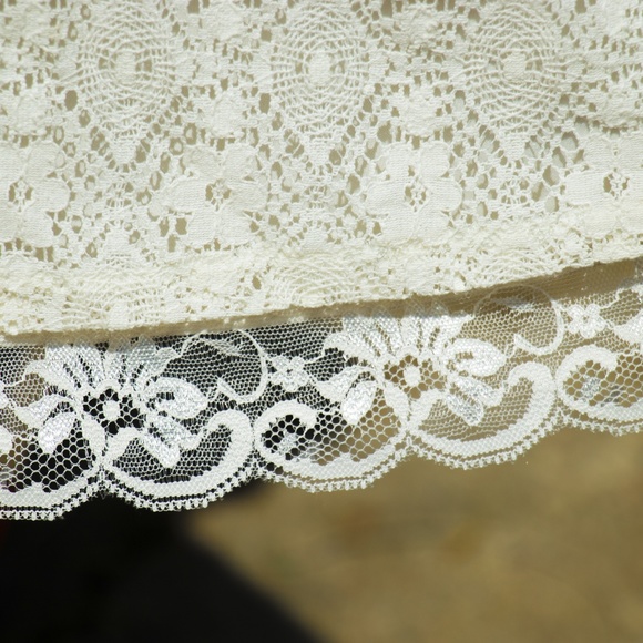 Forever 21 lace open back dress - Picture 2 of 6